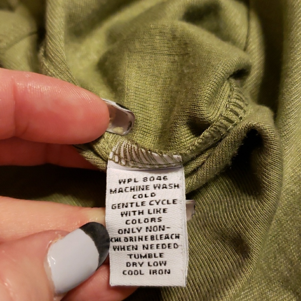 Size medium top - Picture 4 of 6